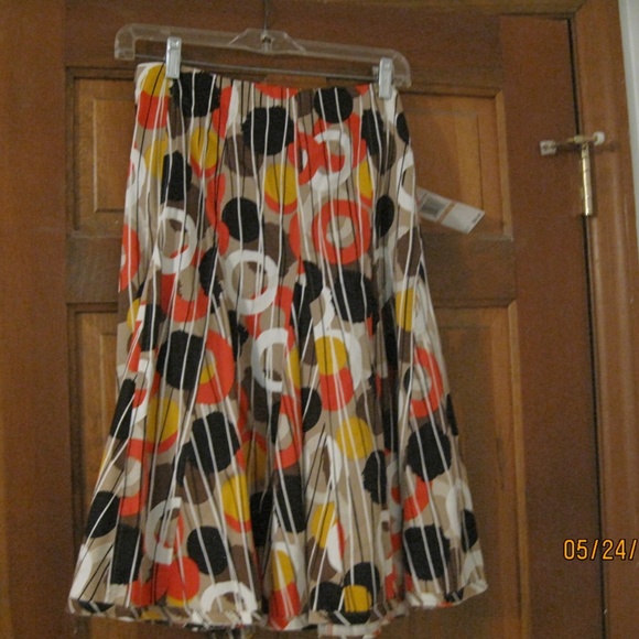 Kenneth Cole Reaction-New Multi Color Skirt - Picture 3 of 3